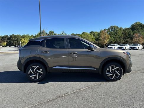 New 2026 Nissan Kicks SV image 6