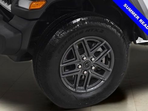 Used 2025 Jeep Wrangler Unlimited Sport AWD/4WD image 31