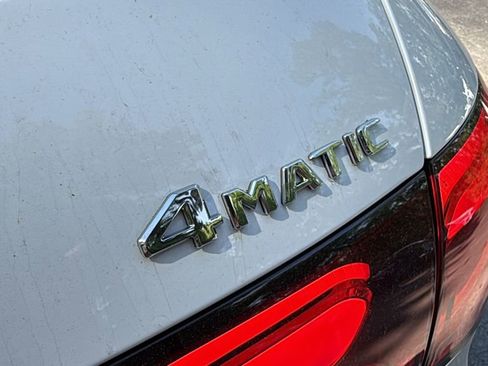 Used 2025 Mercedes-Benz GLC 300 4MATIC image 19