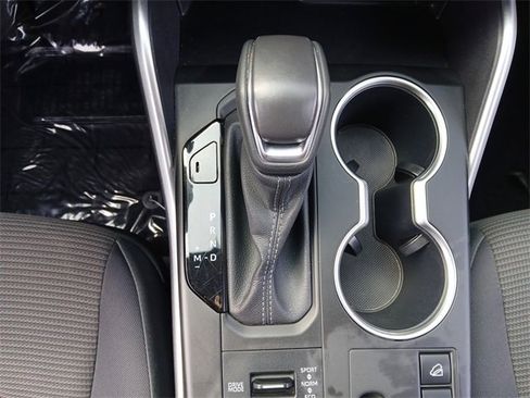 Used 2024 Toyota Highlander LE image 36