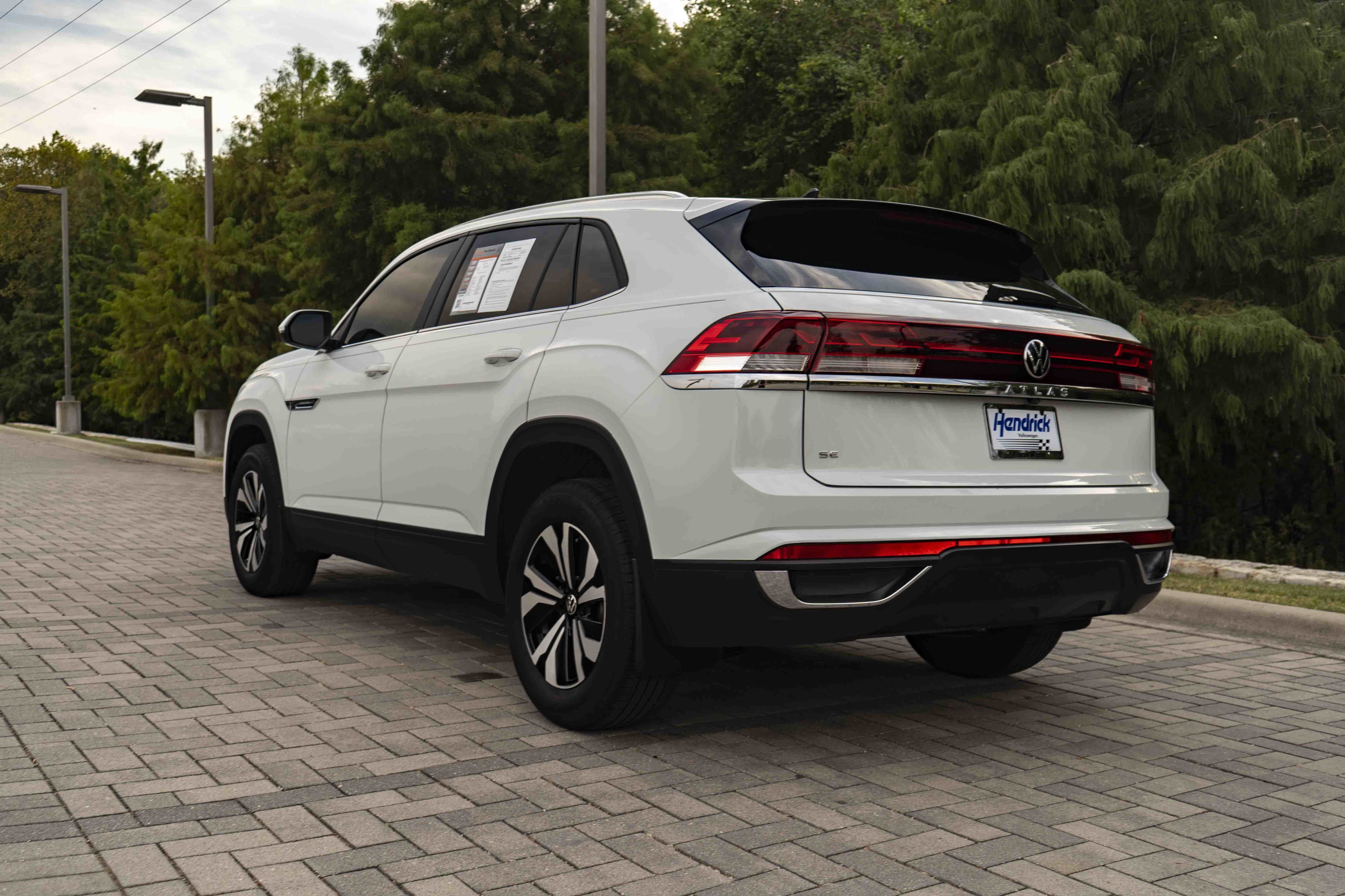Certified 2024 Volkswagen Atlas Cross Sport SE FWD image 5