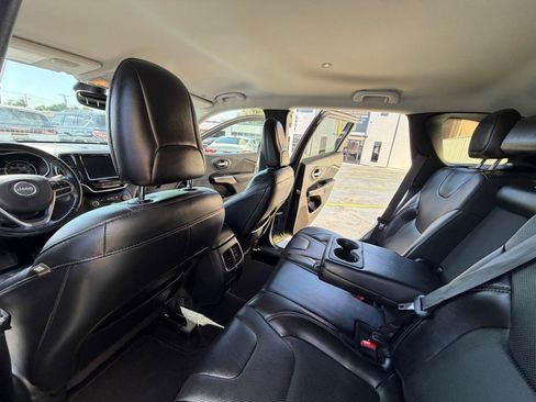 Used 2020 Jeep Cherokee Limited AWD/4WD image 15