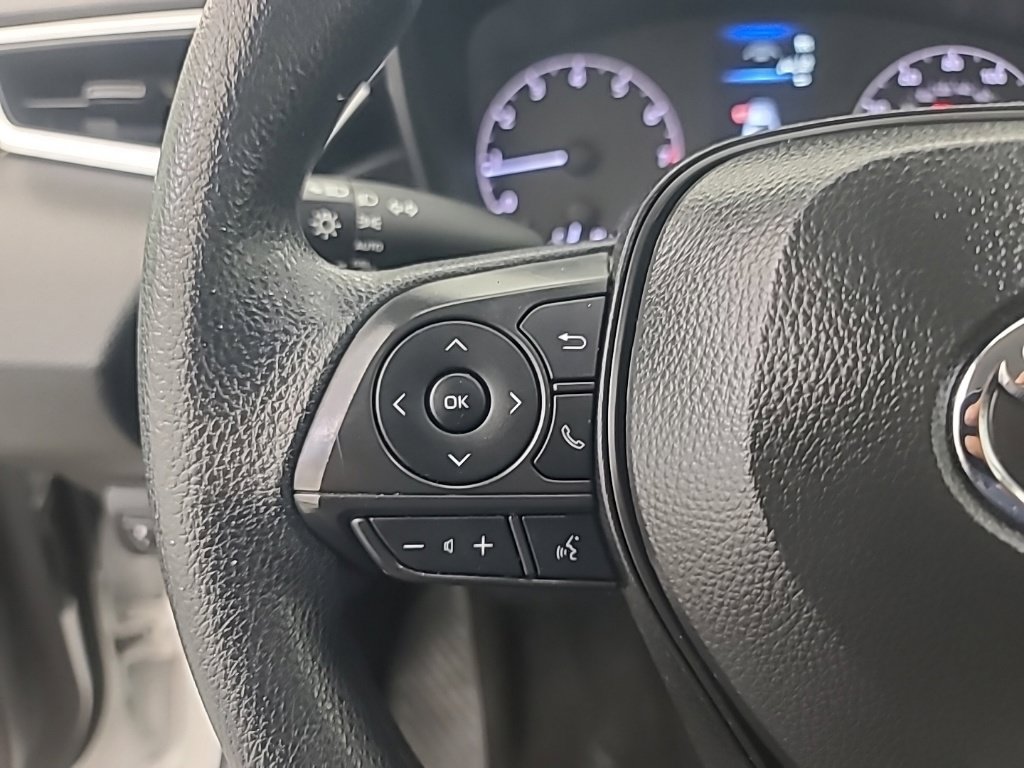 Used 2025 Toyota Corolla LE FWD image 29