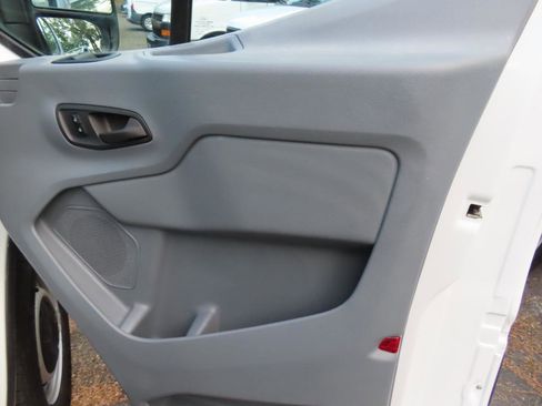 Used 2018 Ford Transit 250 130 Low Roof RWD image 23