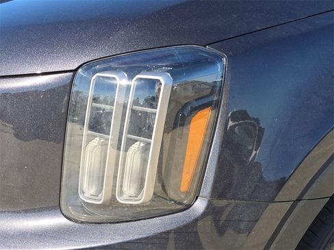New 2025 Kia Telluride S image 10