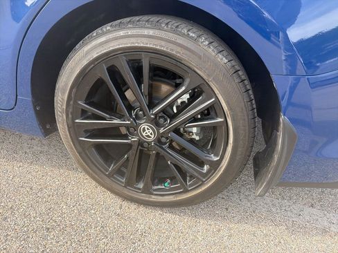 Used 2025 Toyota Camry SE w/ Convenience Package image 9