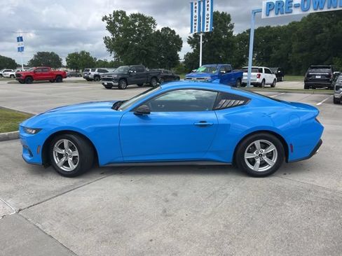 Used 2024 Ford Mustang Coupe RWD image 3
