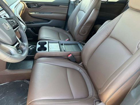 New 2026 Honda Odyssey Touring image 24