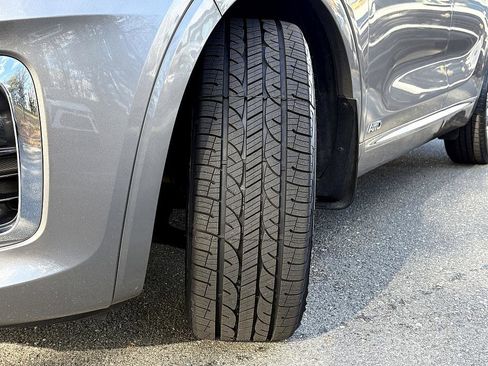 Used 2019 Kia Sorento SX image 30