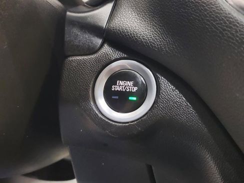 Used 2018 Chevrolet Equinox LT FWD image 25
