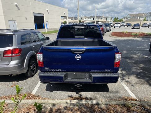 Used 2024 Nissan Titan SV w/ SV Convenience Package RWD image 18