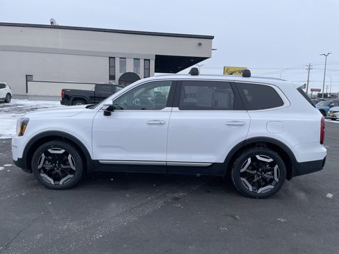 Used 2024 Kia Telluride S w/ S Sunroof Package image 5
