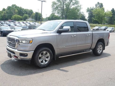 Used 2024 RAM 1500 Laramie AWD/4WD image 3