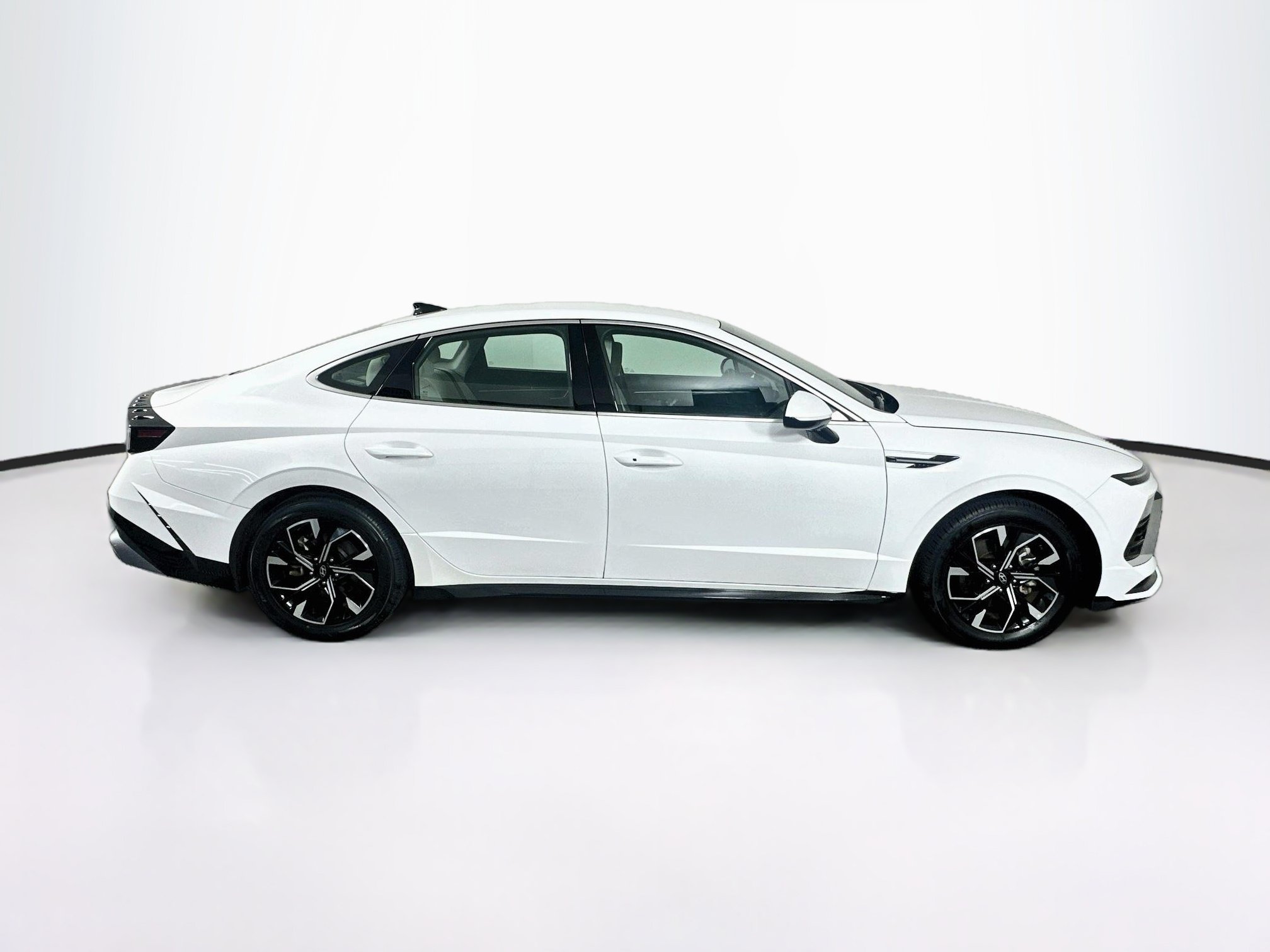 Used 2025 Hyundai Sonata SEL FWD image 10
