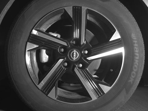 Used 2025 Nissan Sentra SV image 12