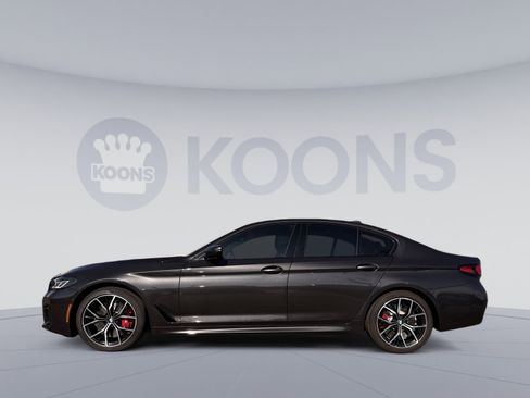 Used 2023 BMW 540i xDrive w/ M Sport Package image 2