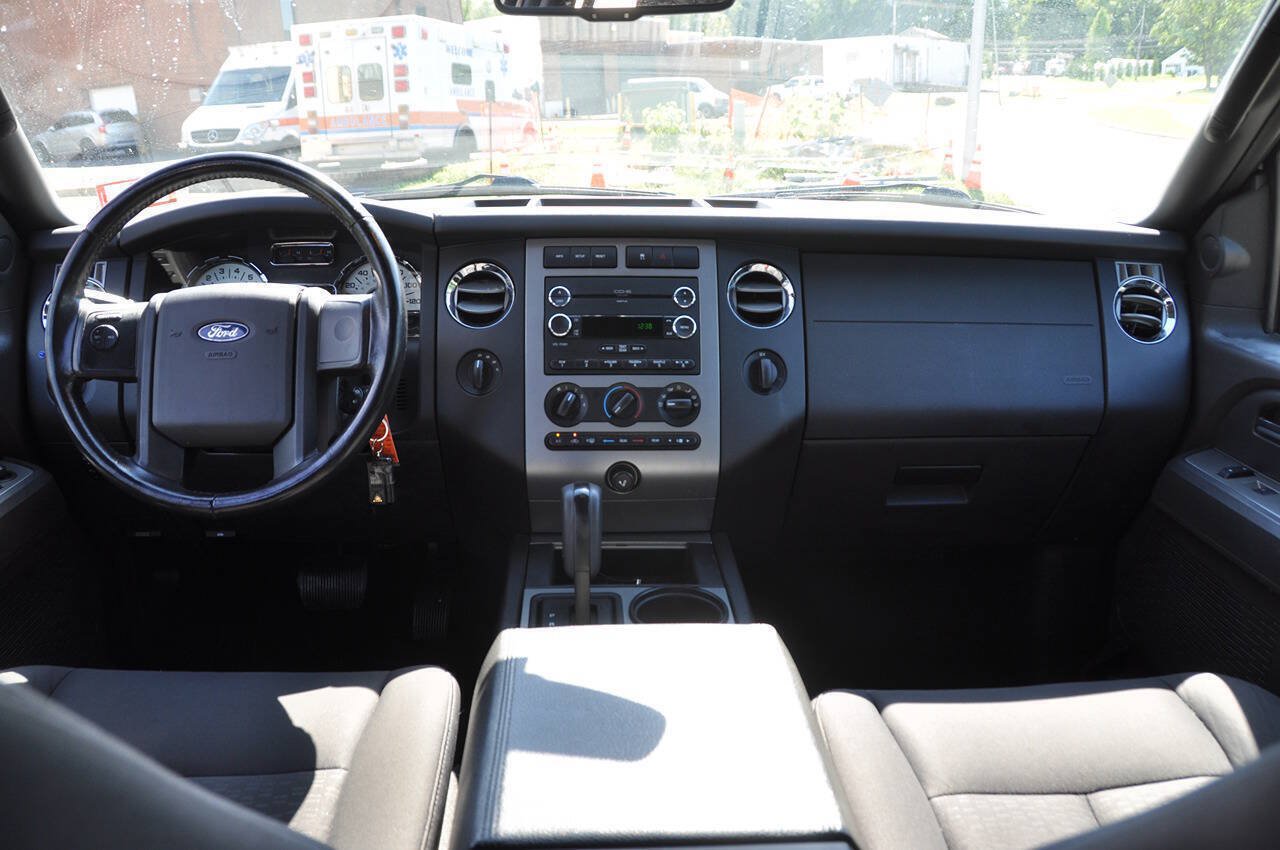 Used 2009 Ford Expedition XLT AWD/4WD image 24