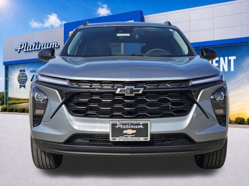 New 2026 Chevrolet Trax LT w/ Driver Confidence Package FWD image 6