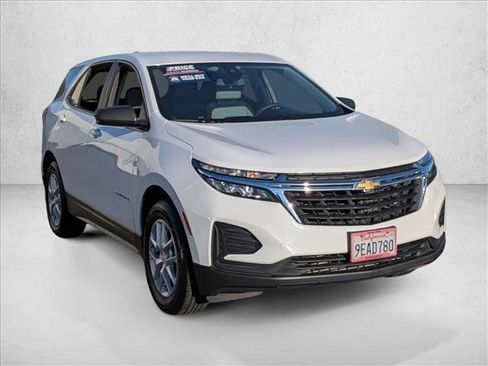 Used 2023 Chevrolet Equinox LS w/ LS Convenience Package image 3