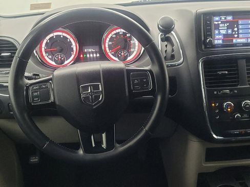Used 2016 Dodge Grand Caravan SE FWD image 22