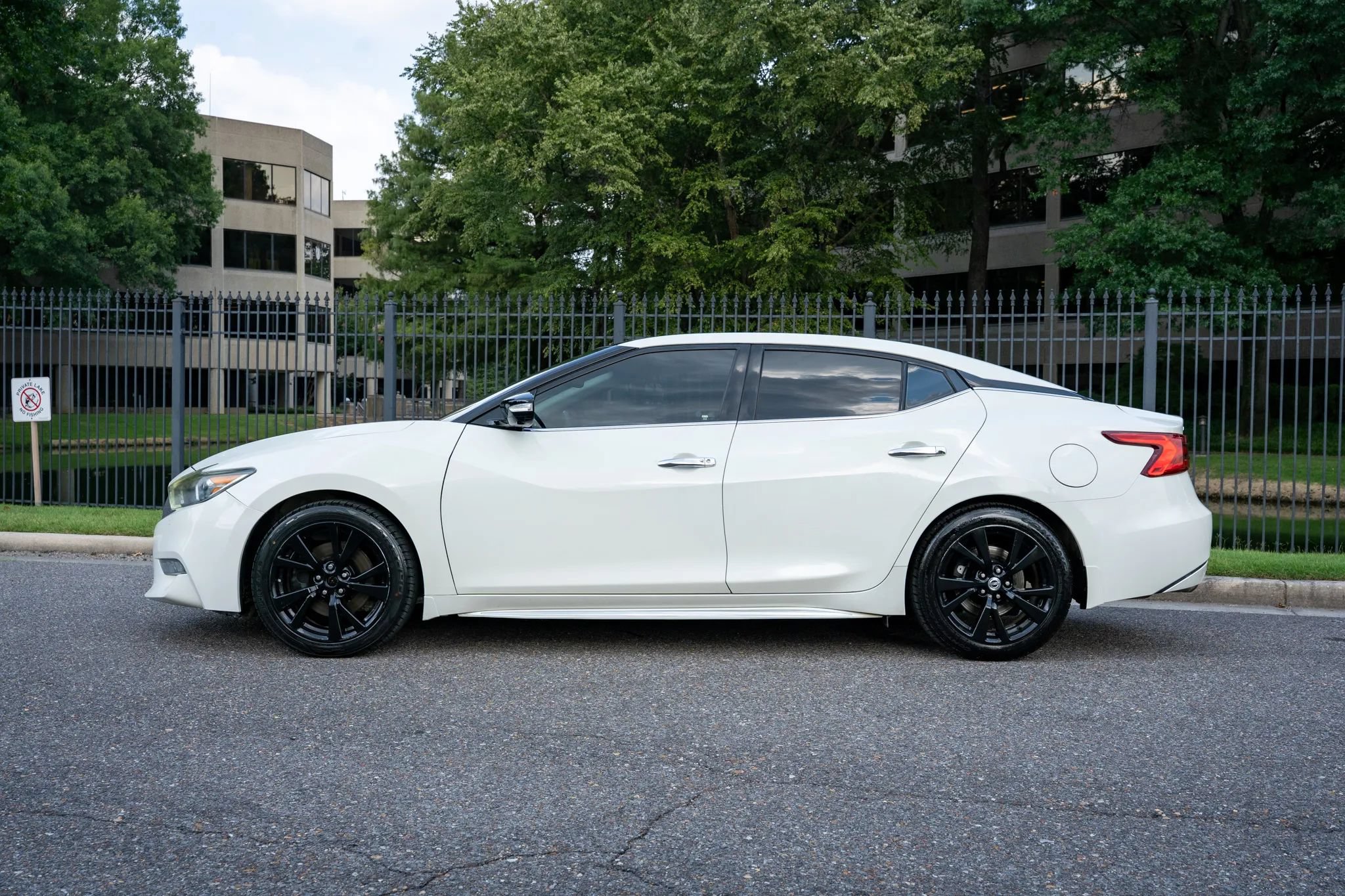 Used 2017 Nissan Maxima Platinum FWD image 9
