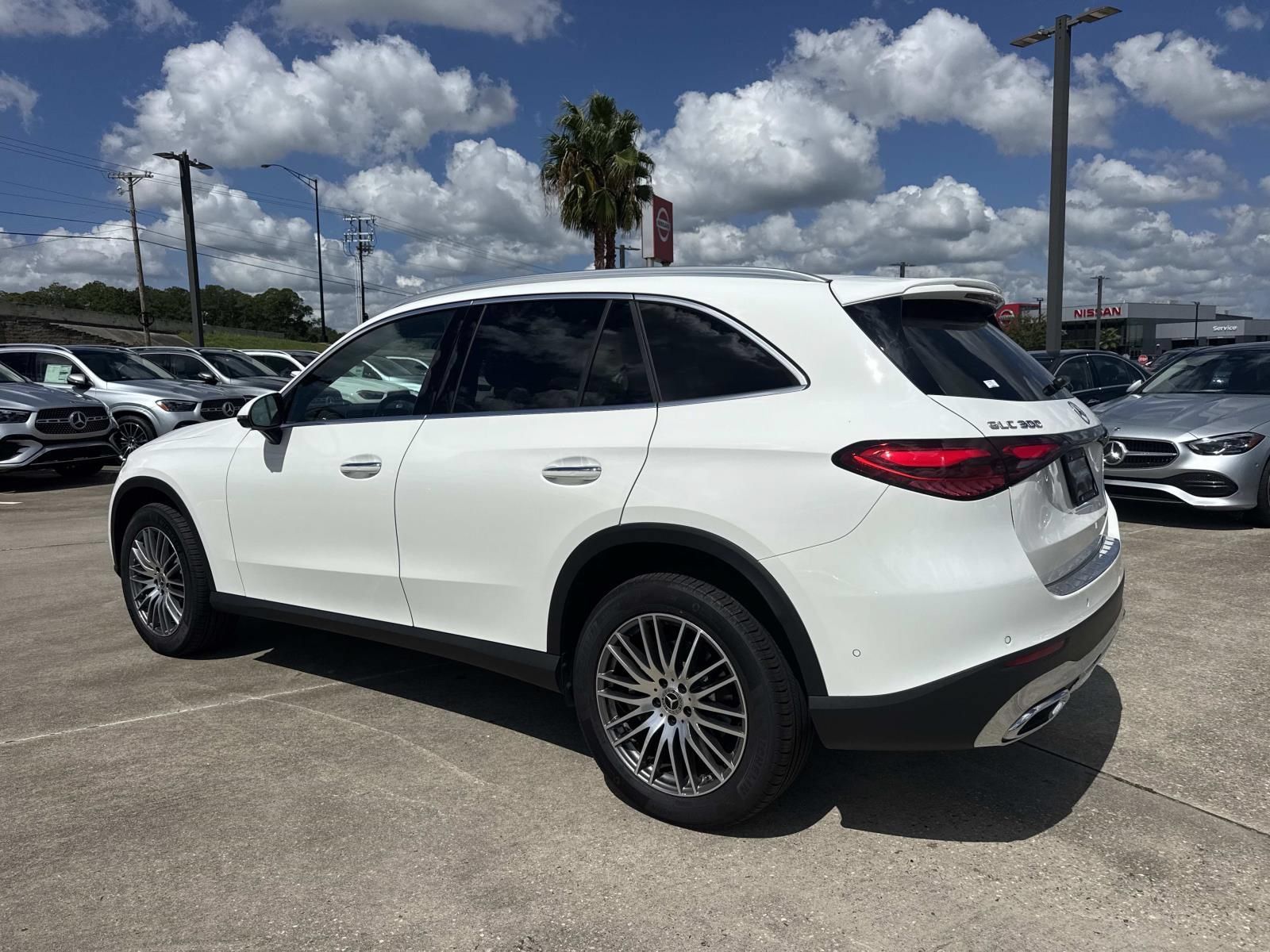 Used 2026 Mercedes-Benz GLC 300 image 8