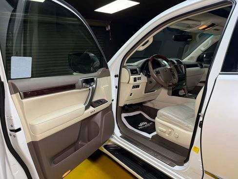 Used 2016 Lexus GX 460 image 34