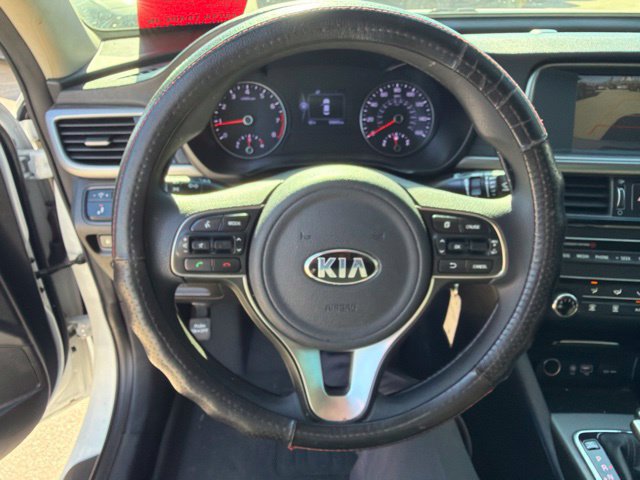 Used 2018 Kia Optima LX w/ 17" Alloy Wheels Package FWD image 12