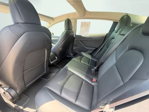 Used 2022 Tesla Model 3 Performance AWD/4WD image 25