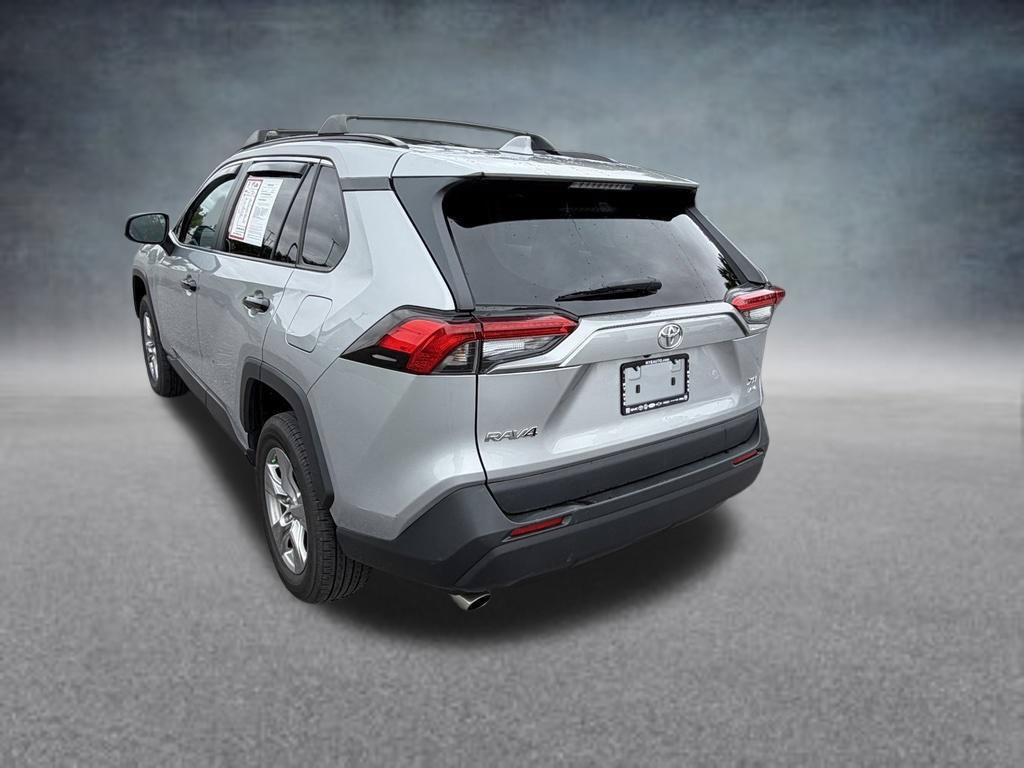 Used 2022 Toyota RAV4 XLE AWD/4WD image 3