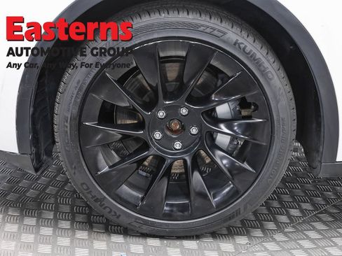 Used 2021 Tesla Model Y Long Range AWD/4WD image 25