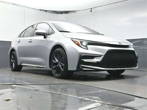 Used 2024 Toyota Corolla SE image 29