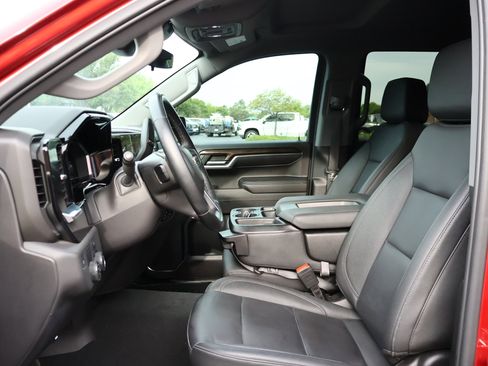 Used 2024 Chevrolet Silverado 1500 LT w/ Leather Package RWD image 10