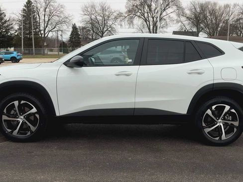 Used 2024 Chevrolet Trax RS w/ Driver Confidence Package image 5