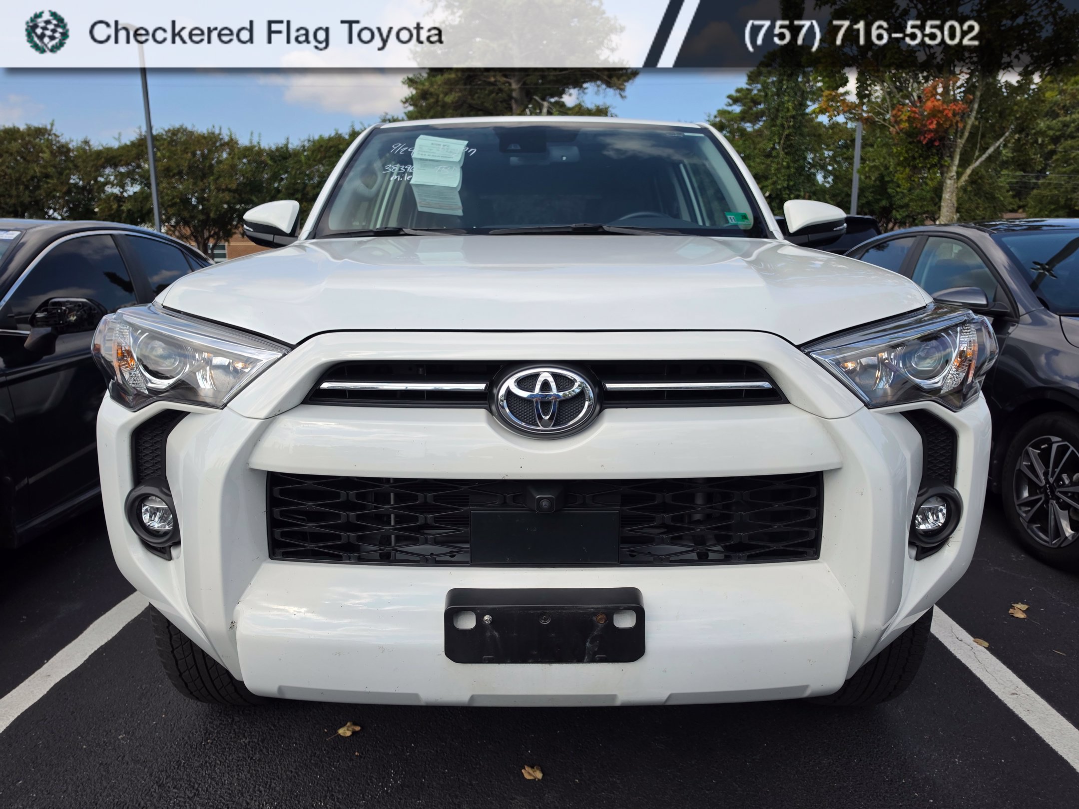 Used 2024 Toyota 4Runner SR5 Premium w/ Moonroof Package AWD/4WD image 2