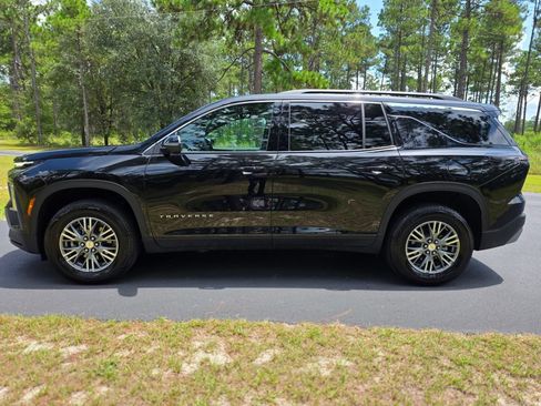 Used 2026 Chevrolet Traverse LT w/ Driver Confidence Package FWD image 2