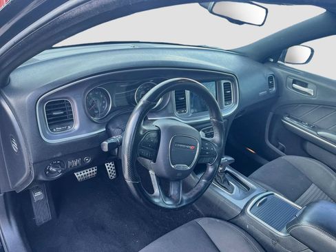 Used 2019 Dodge Charger Scat Pack RWD image 9