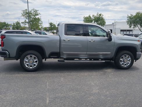 Used 2024 Chevrolet Silverado 2500 High Country w/ Technology Package AWD/4WD image 20