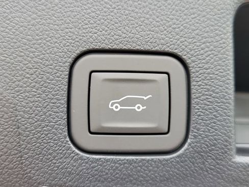 New 2026 Chevrolet Equinox ACTIV w/ Convenience Package III AWD/4WD image 9