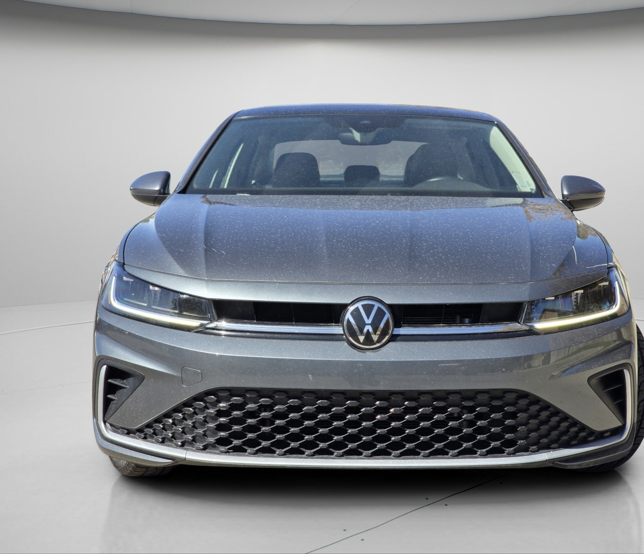 Used 2025 Volkswagen Jetta SE FWD image 3