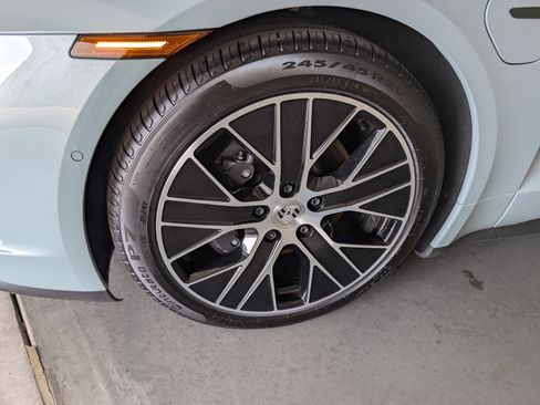 Used 2025 Porsche Taycan image 14