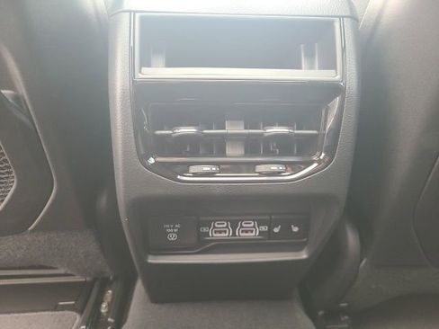 New 2025 Jeep Grand Cherokee Limited w/ Luxury Tech Group II image 23