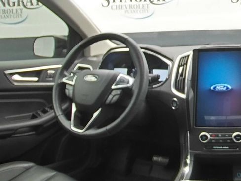 Used 2021 Ford Edge Titanium FWD image 16