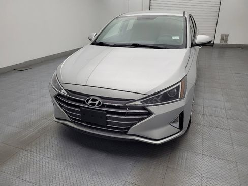 Used 2019 Hyundai Elantra SE image 15