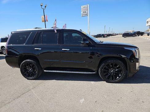Used 2020 Cadillac Escalade Luxury w/ Escalade Sport Edition image 9