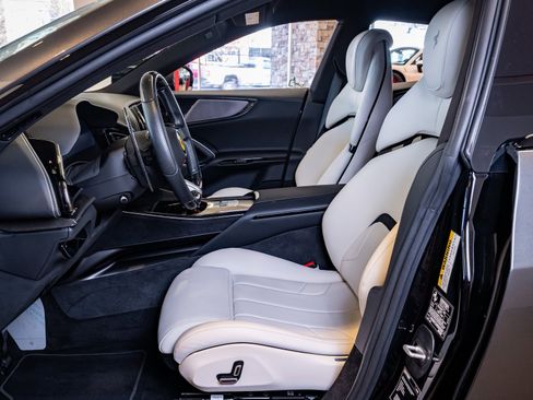 Used 2024 Ferrari Purosangue image 10