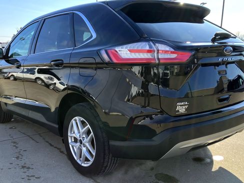 Certified 2024 Ford Edge SEL w/ Convenience Package image 3