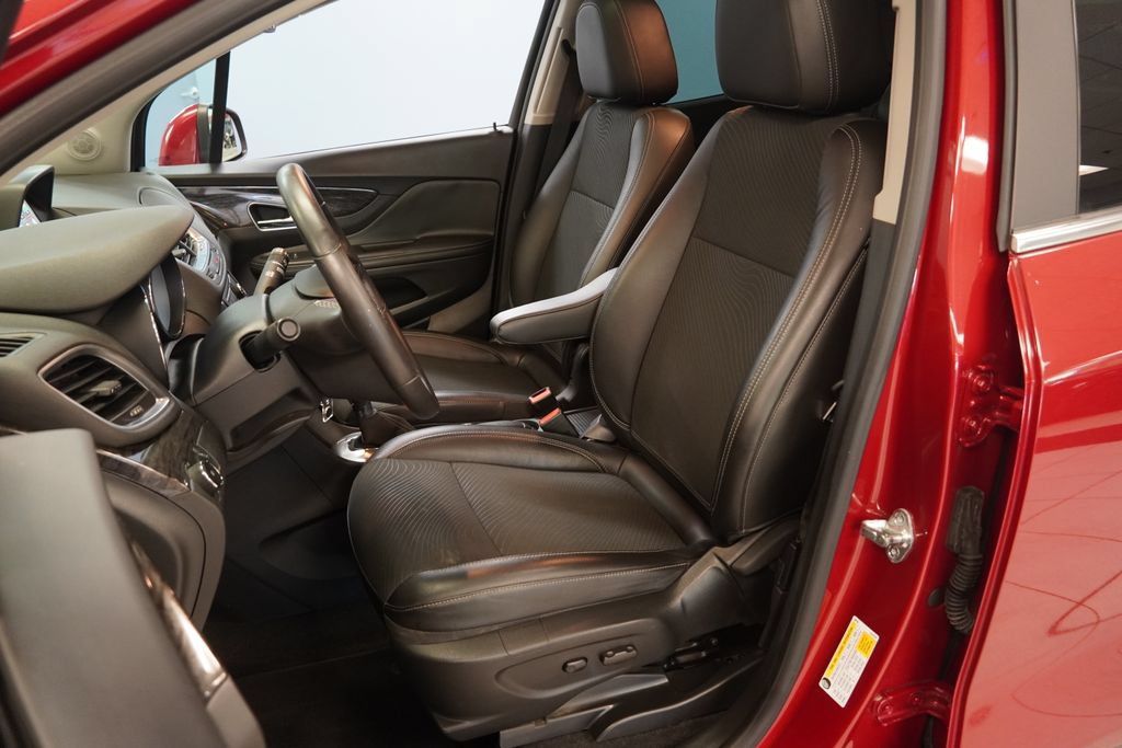Used 2014 Buick Encore Convenience FWD image 3