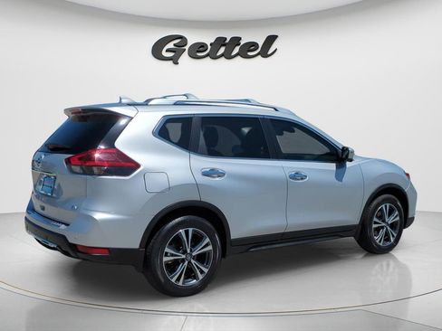Certified 2020 Nissan Rogue SV w/ Premium Package FWD image 6