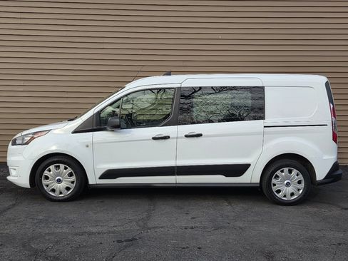Used 2022 Ford Transit Connect XLT image 2
